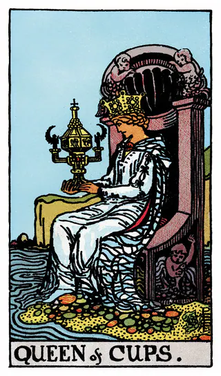 Ý nghĩa lá bài Queen of Cups